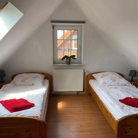 Ferienhaus Hooksiel Mit Sauna Und Kamin ชิลลิคช์ ภายนอก รูปภาพ