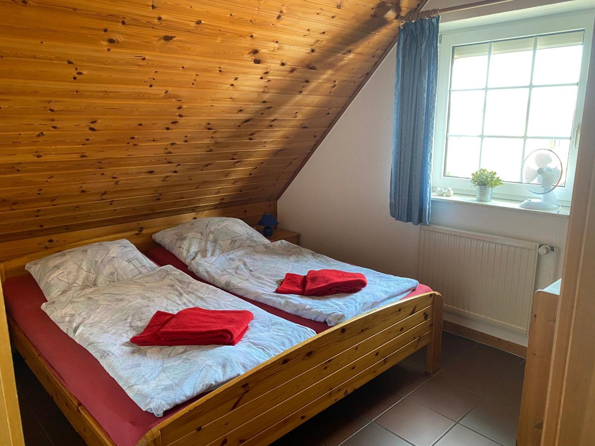Ferienhaus Hooksiel Mit Sauna Und Kamin ชิลลิคช์ ภายนอก รูปภาพ